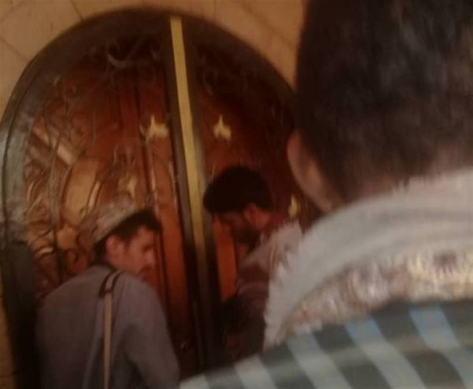 الحوثيون ينهبون منزل السياسي ياسين سعيد نعمان في صنعاء