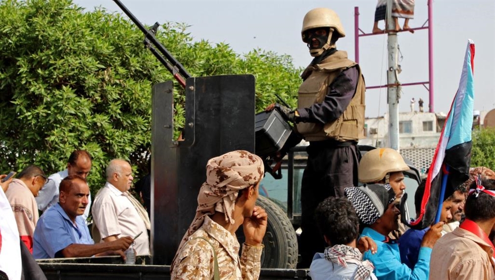 بعد فشل التهدئة السعودية.. قوات الانتقالي تسيطر على معسكر الشرطة في أبين