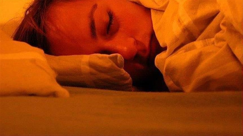 دراسة: "النوم المجزّأ" يقود إلى الصداع النصفي بعد يومين