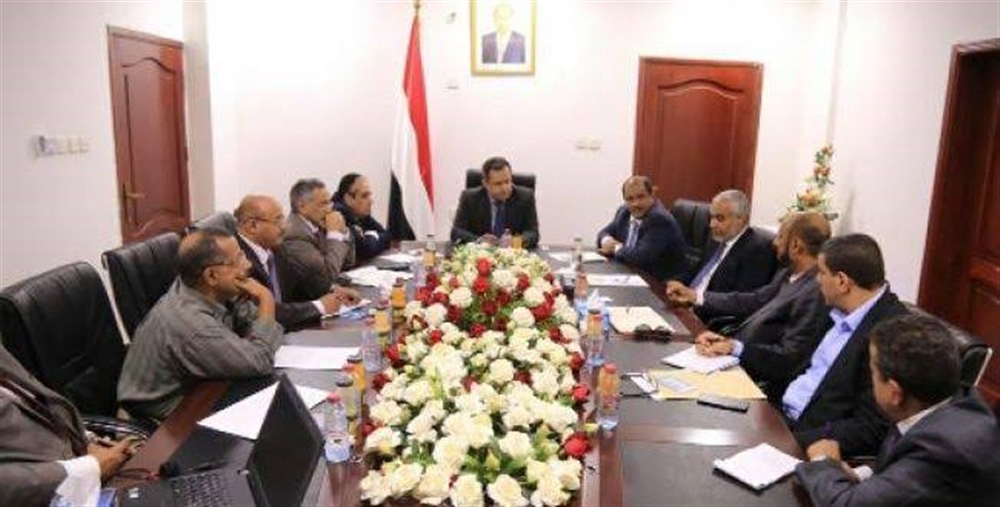 اللجنة الاقتصادية: الحوثيون يصطنعون أزمة وقود لتعزيز السوق السوداء