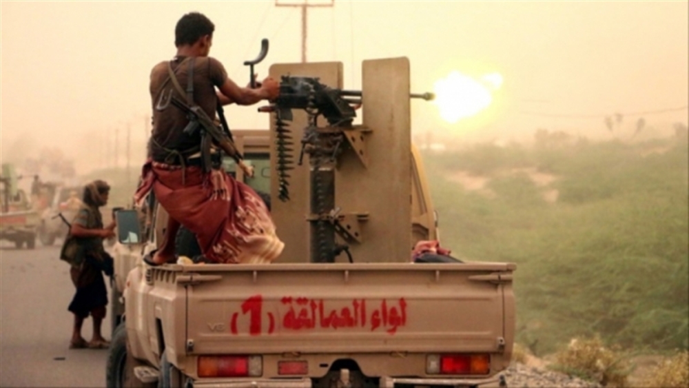 القوات الحكومية تتهم الحوثيين بحشد المئات من المسلحين وحفر الخنادق في الحديدة