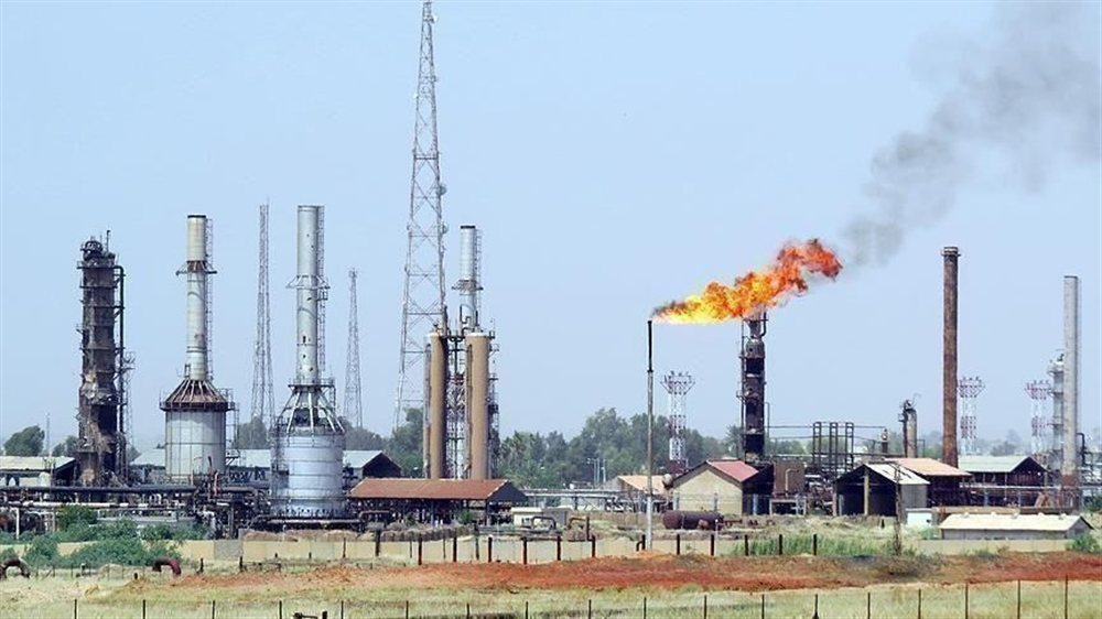 النفط يصعد مدفوعا بتراجع إمدادات الخام الليبية