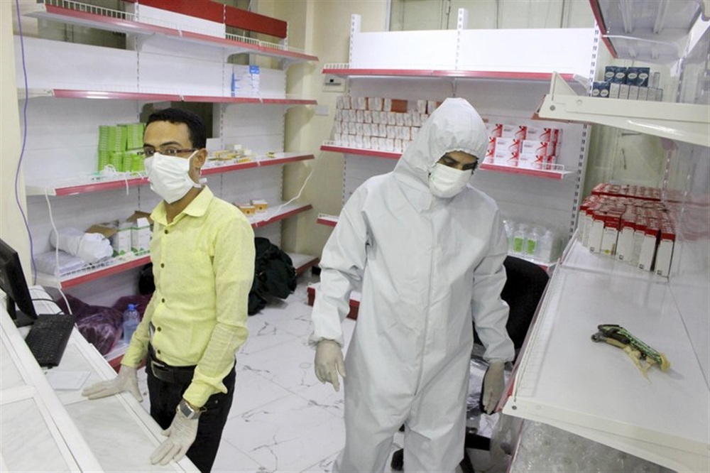 مسؤول حكومي يعلن وفاة 19 طبيبًا بفيروس كورونا (أسماء)
