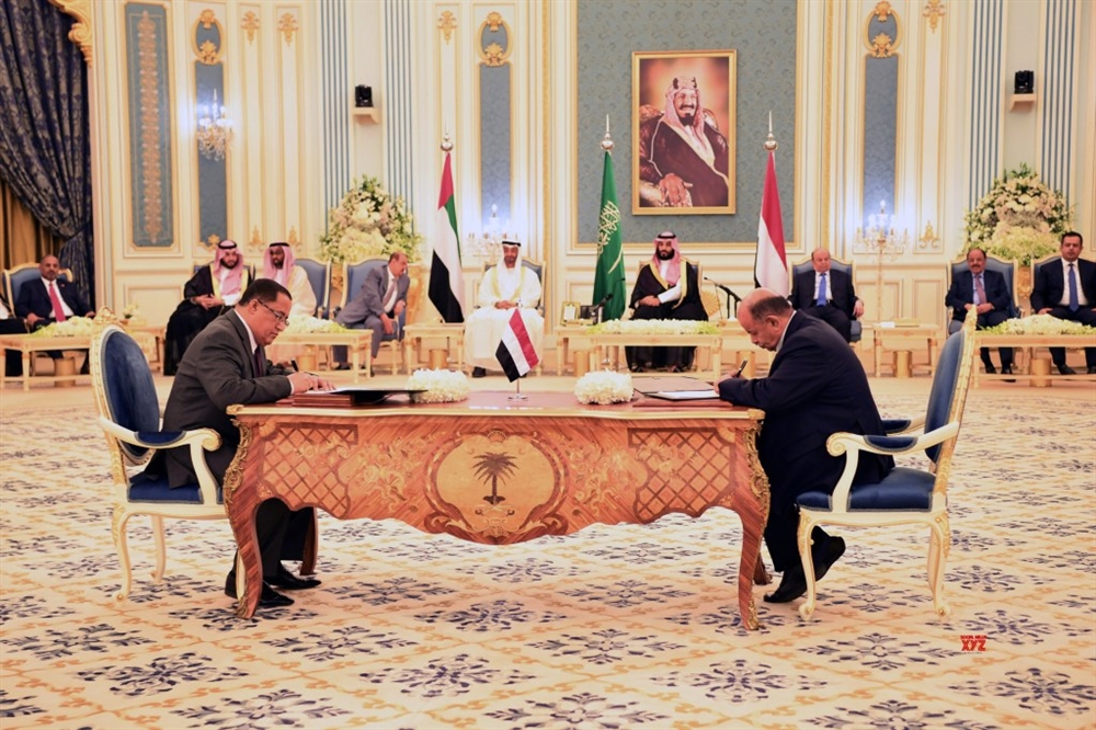 "إصرار على تنفيذ الشق السياسي".. مسؤول حكومي يحذر من تجريد اتفاق الرياض من مضامينه الأساسية